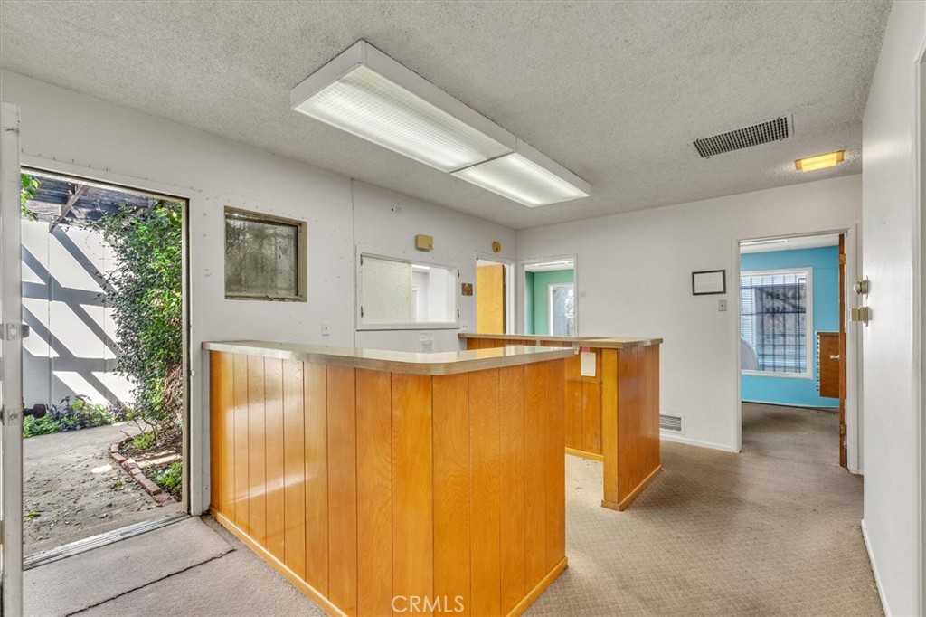 18032 Ventura Property Photo 33