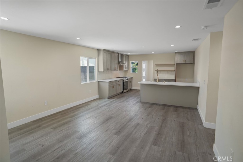 3123 Hyde Park Boulevard Property Photo 9