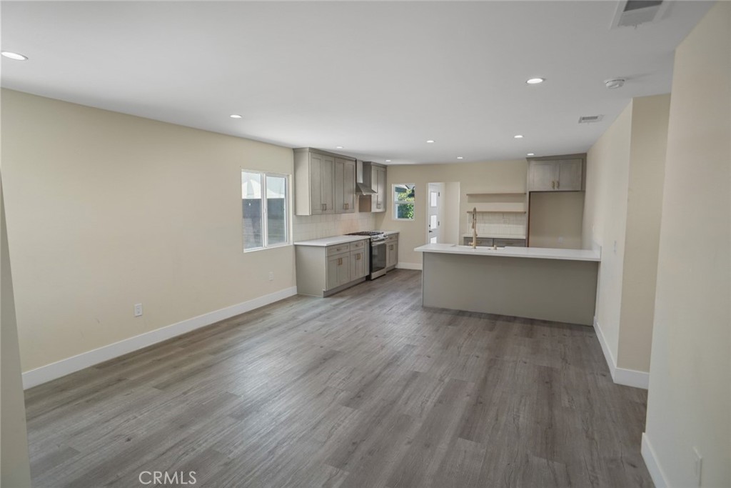 3123 Hyde Park Boulevard Property Photo 9