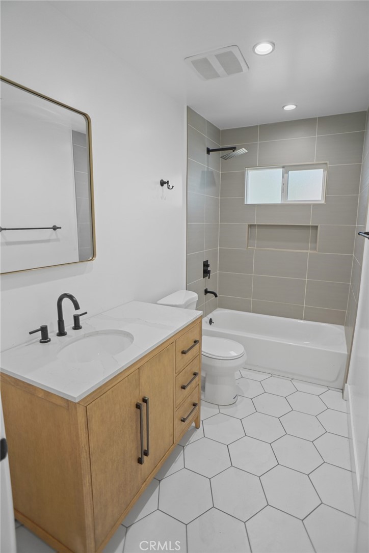 3123 Hyde Park Boulevard Property Photo 18