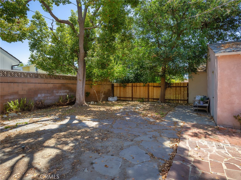 324 N Brighton Street Property Photo 33