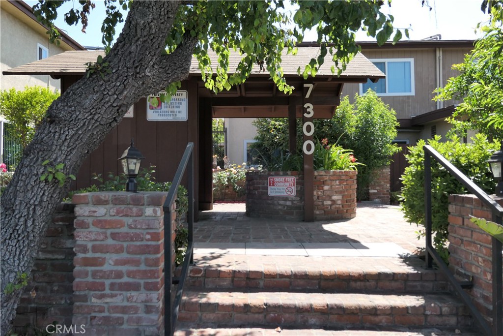 7300 Lennox J3 Property Photo 1