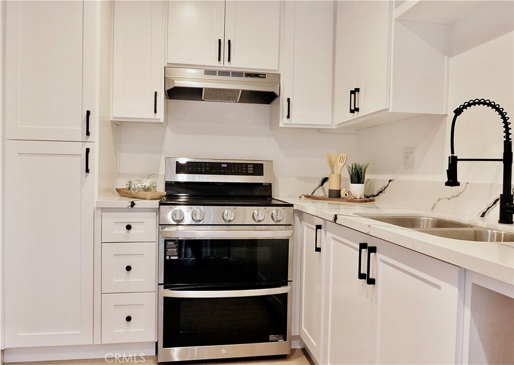 7300 Lennox J3 Property Photo 3