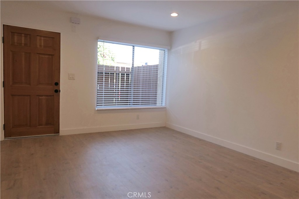 7300 Lennox J3 Property Photo 13