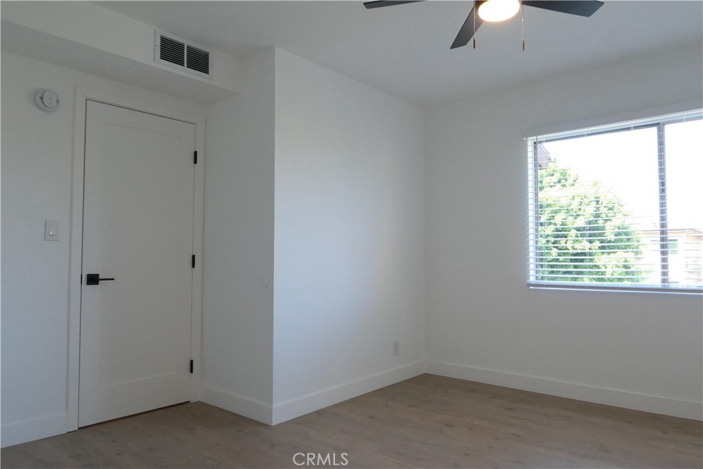 7300 Lennox J3 Property Photo 18