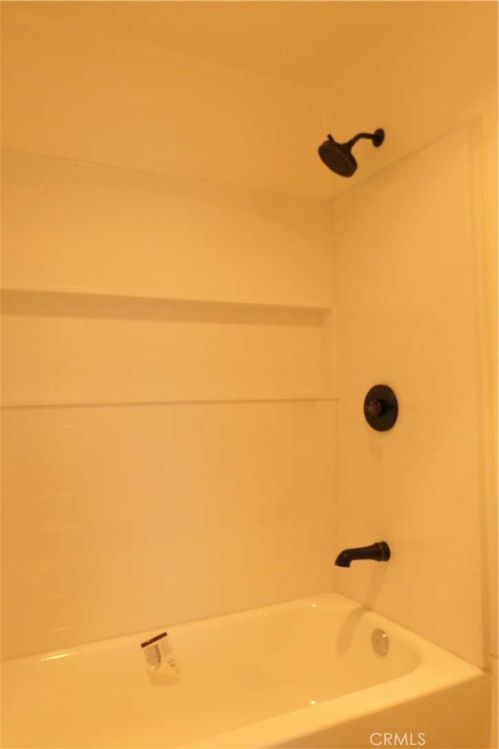 7300 Lennox J3 Property Photo 21