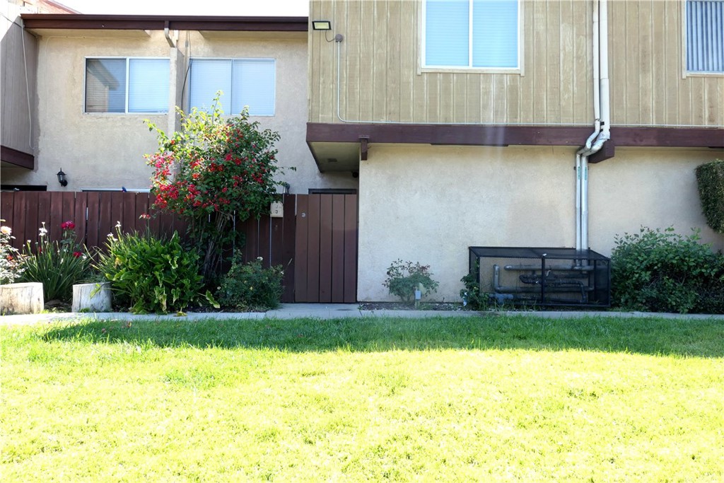 7300 Lennox J3 Property Photo 32