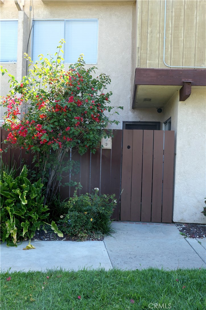 7300 Lennox J3 Property Photo 35