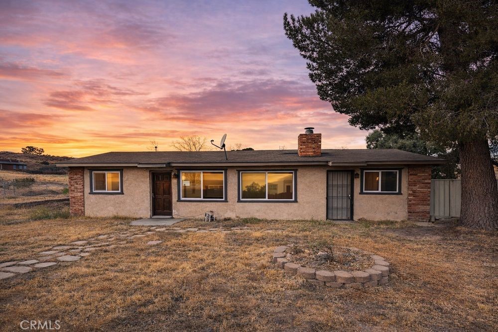 15404 Seals Property Photo 1