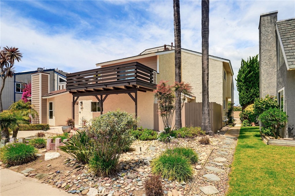 5413 Driftwood Street Property Photo 2