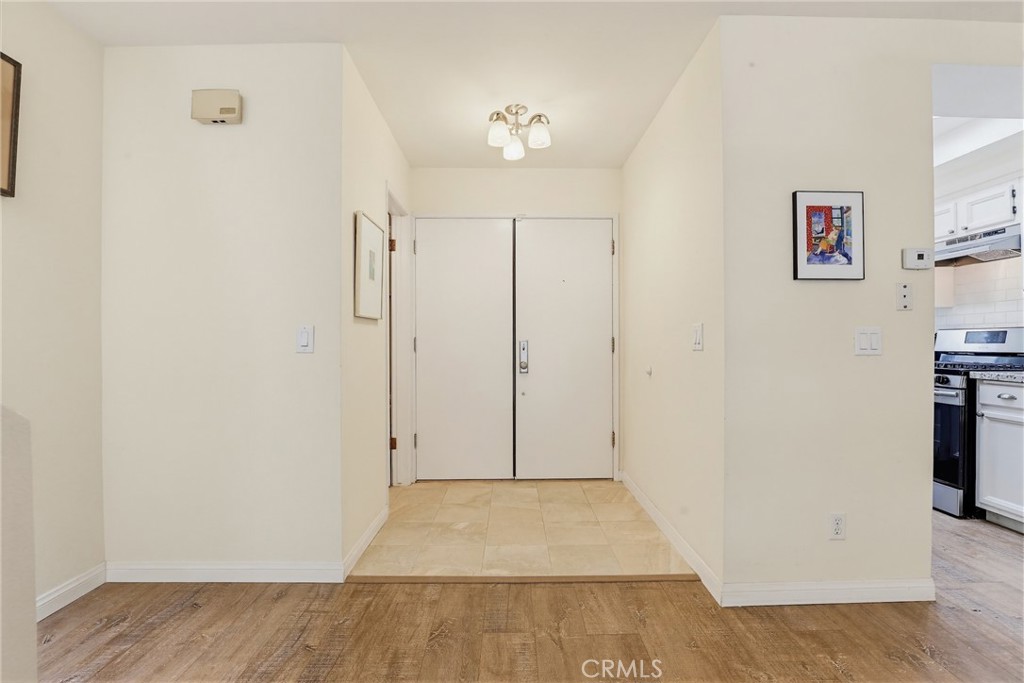 5413 Driftwood Street Property Photo 4