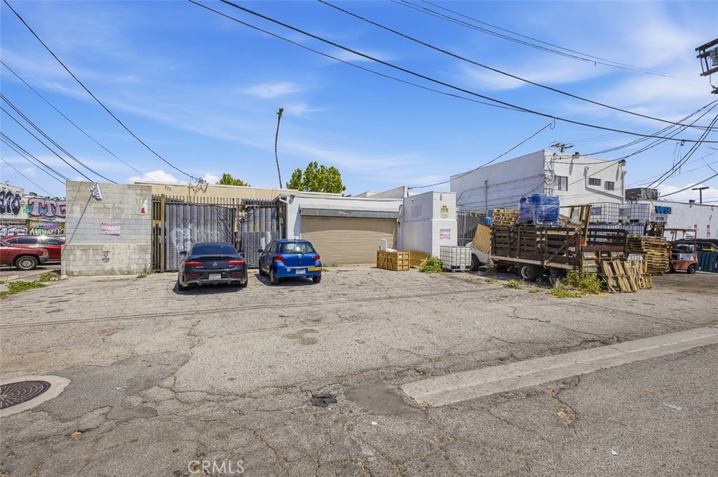 18446 18452 Sherman Way Property Photo 11