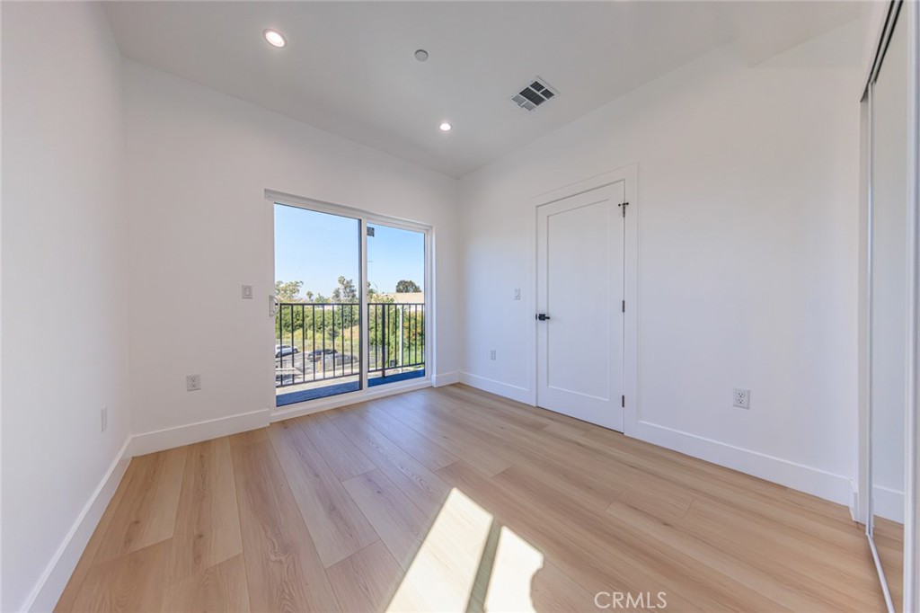 2424 S West View Property Photo 18