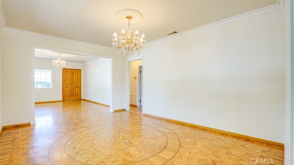 14260 Kittridge Street Property Photo 6