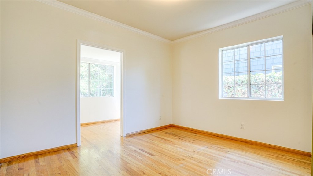 14260 Kittridge Street Property Photo 11