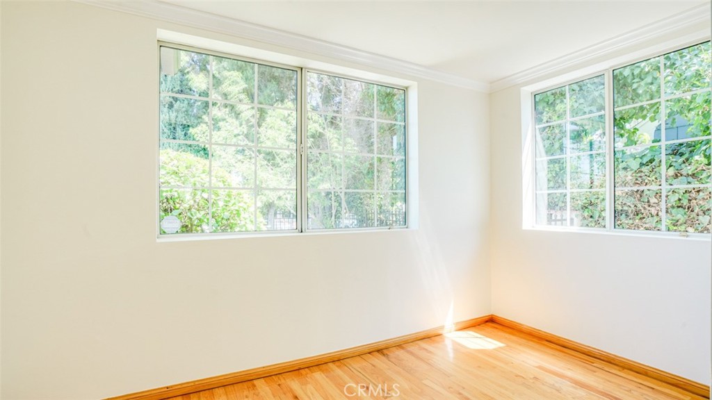 14260 Kittridge Street Property Photo 14