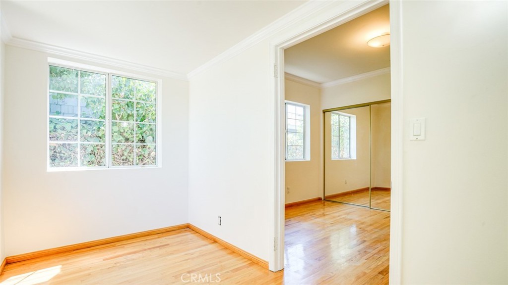 14260 Kittridge Street Property Photo 15