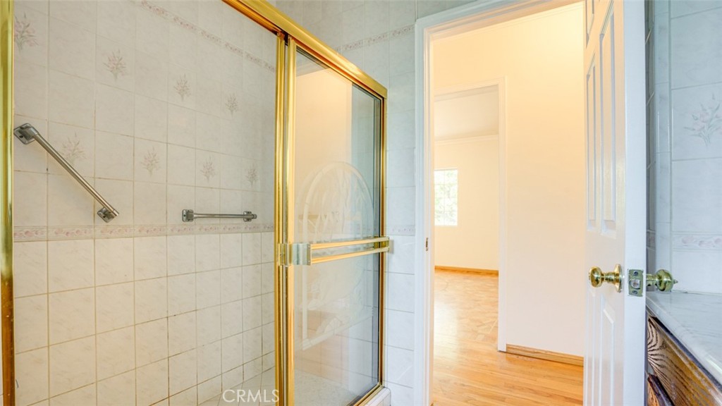 14260 Kittridge Street Property Photo 17
