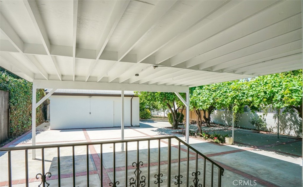 14260 Kittridge Street Property Photo 21