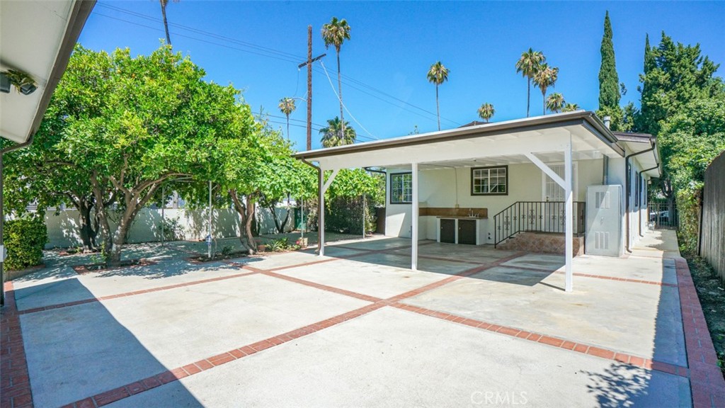 14260 Kittridge Street Property Photo 23