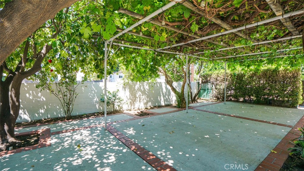14260 Kittridge Street Property Photo 25