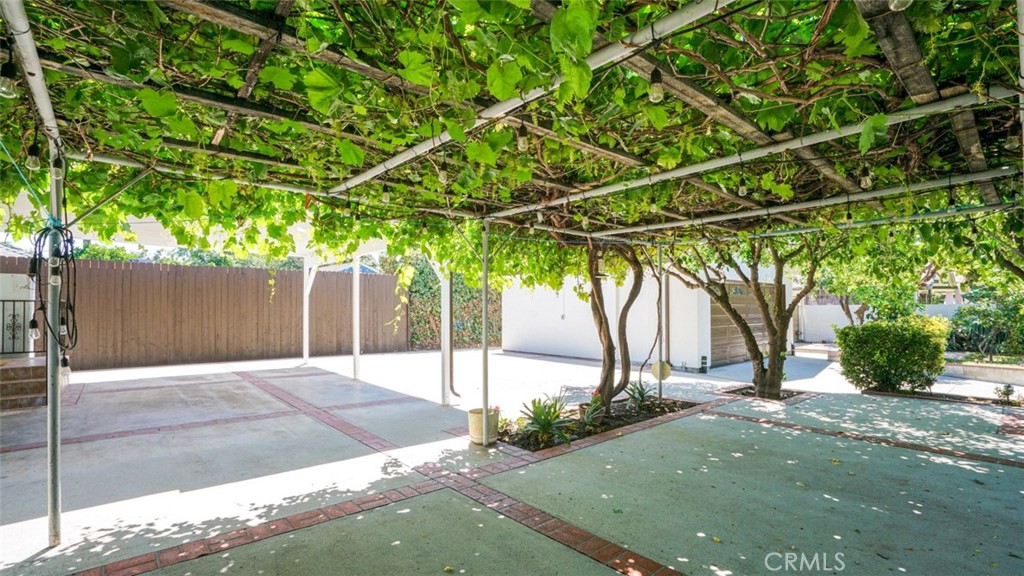 14260 Kittridge Street Property Photo 27