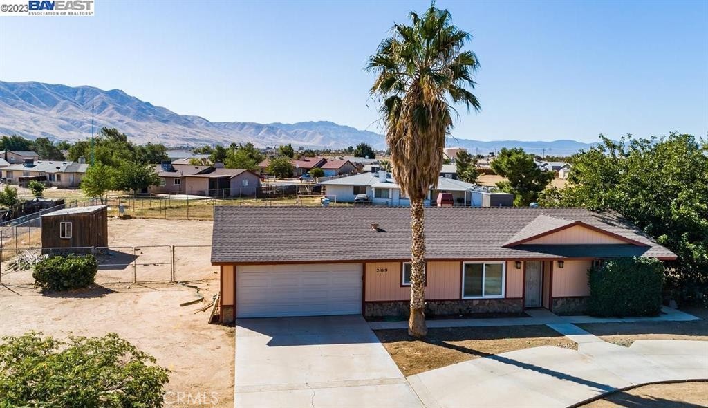 21019 Rambling Property Photo 1