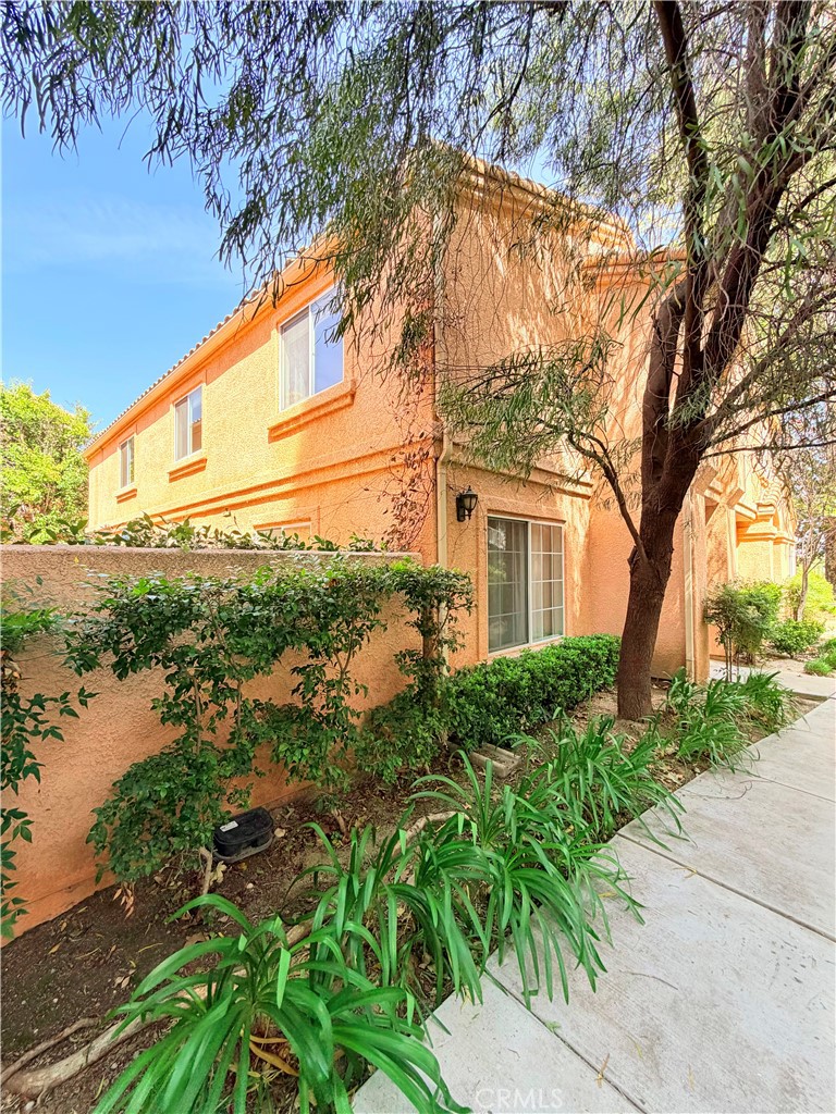 25152 Steinbeck B Property Photo 1
