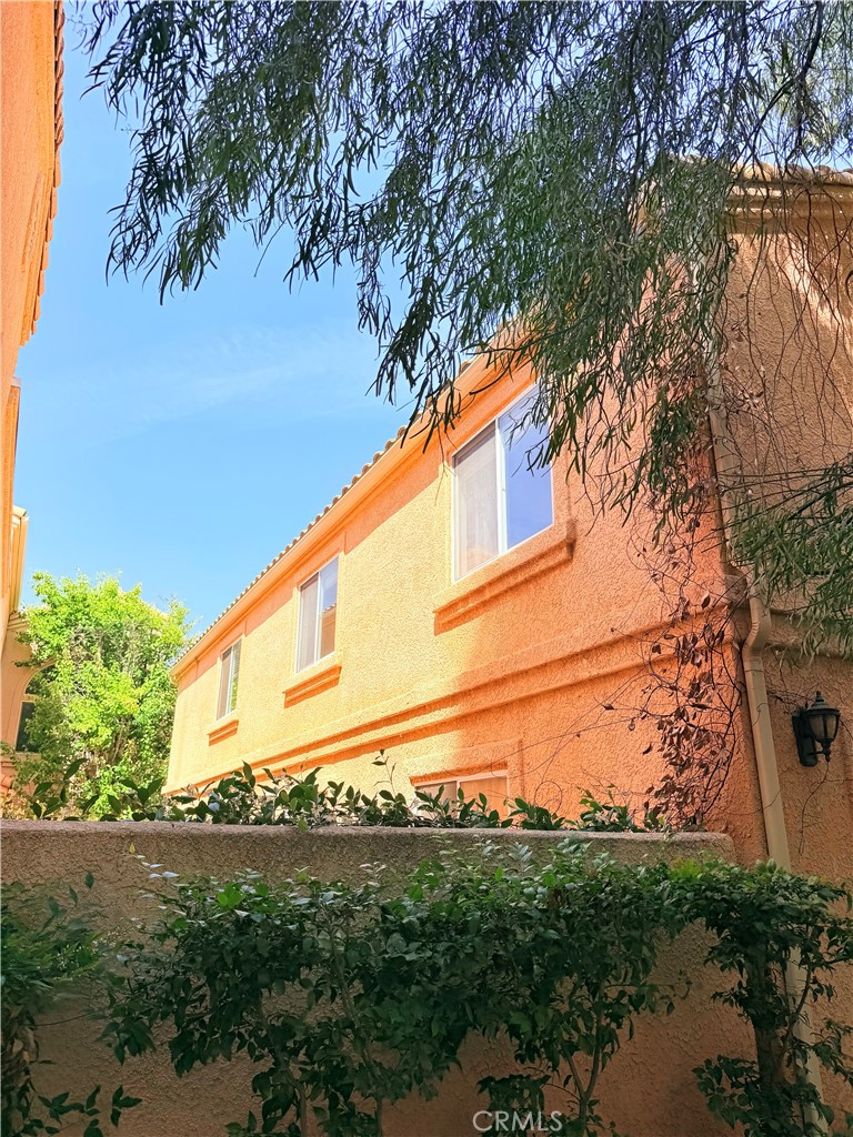 25152 Steinbeck B Property Photo 4