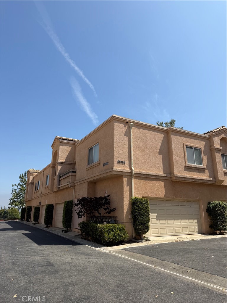 25152 Steinbeck B Property Photo 5