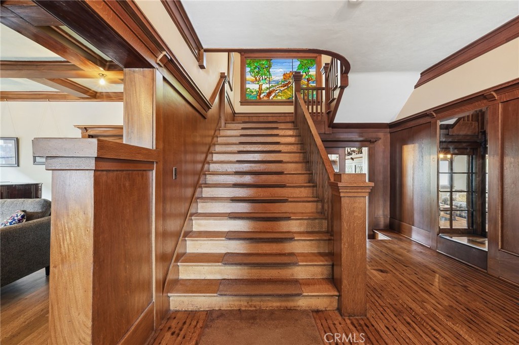 1415 S Manhattan Place Property Photo 1