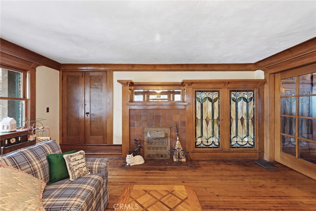 1415 S Manhattan Place Property Photo 12