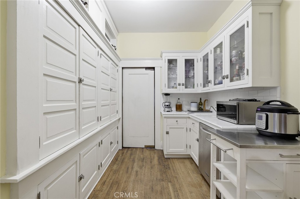 1415 S Manhattan Place Property Photo 23