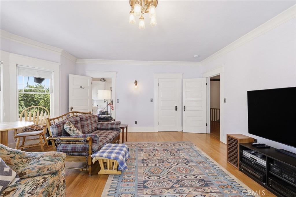 1415 S Manhattan Place Property Photo 33
