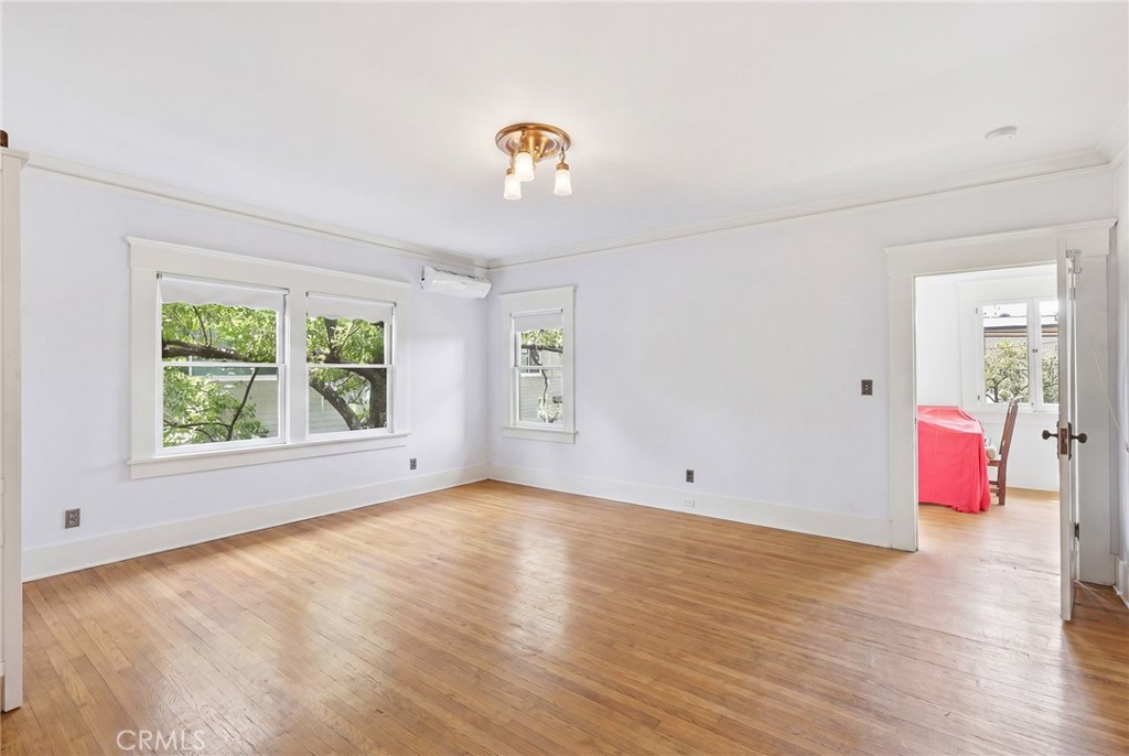 1415 S Manhattan Place Property Photo 39