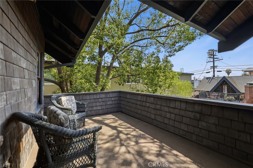 1415 S Manhattan Place Property Photo 41