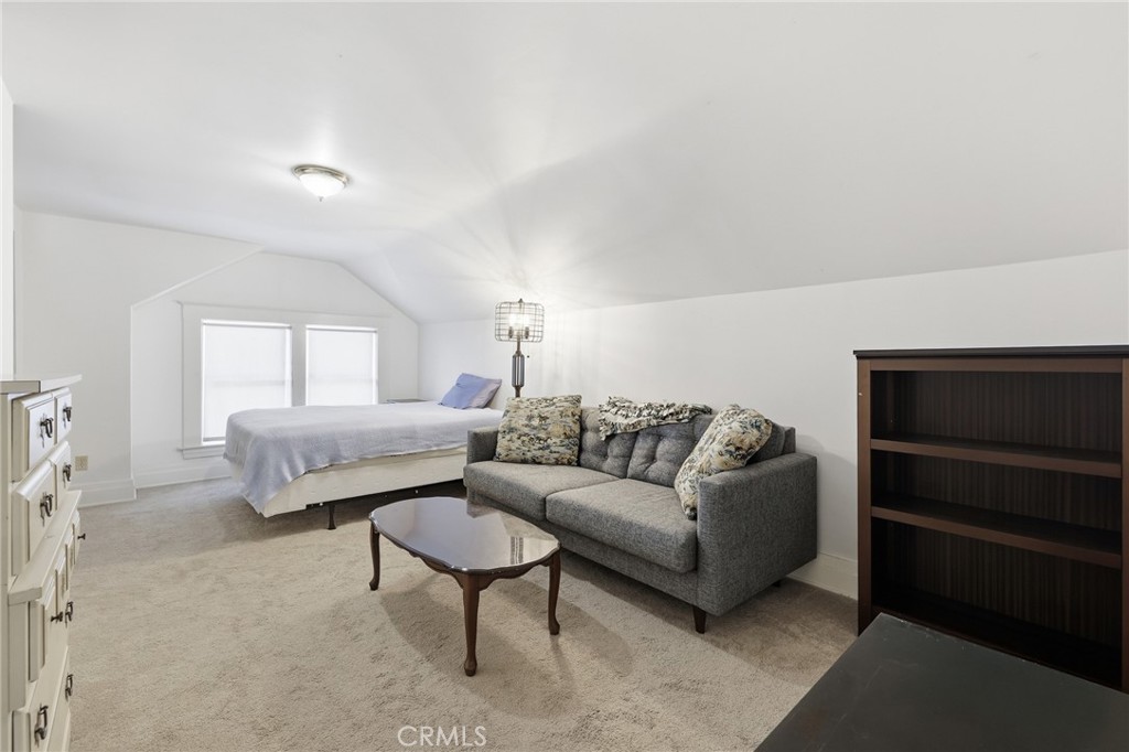 1415 S Manhattan Place Property Photo 45