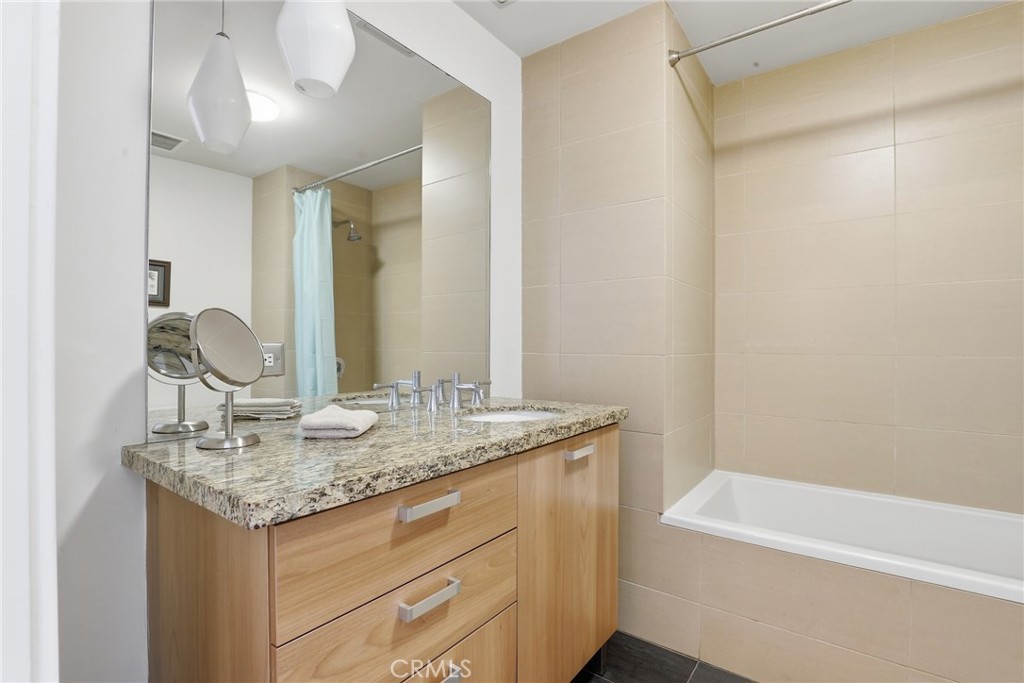 460 S Spring 1008 Property Photo 14