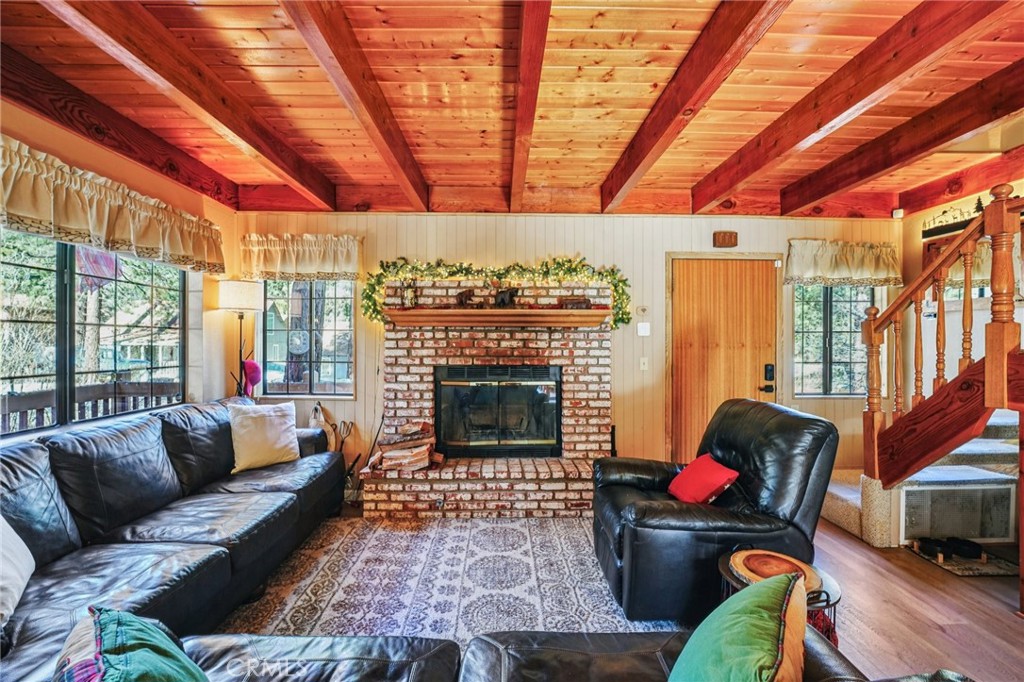 1847 Thrush Road Property Photo 4