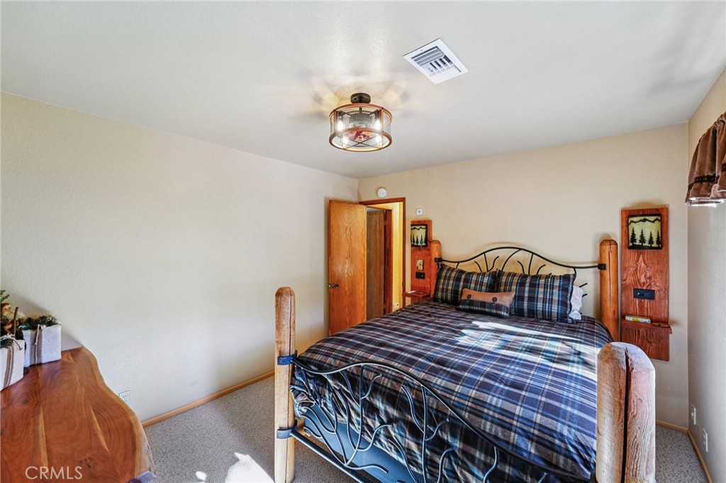 1847 Thrush Road Property Photo 9