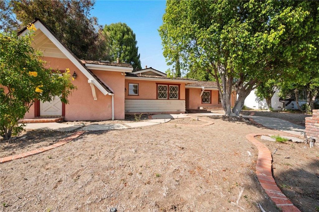 18543 Chatsworth Property Photo 3