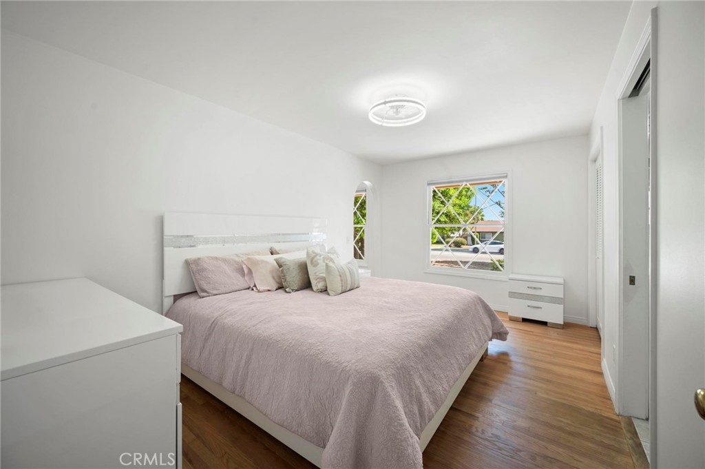 18543 Chatsworth Property Photo 11
