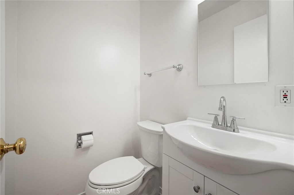 18543 Chatsworth Property Photo 15