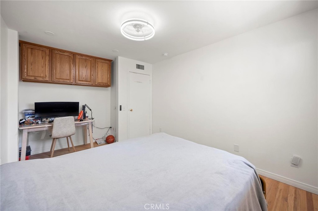 18543 Chatsworth Property Photo 19