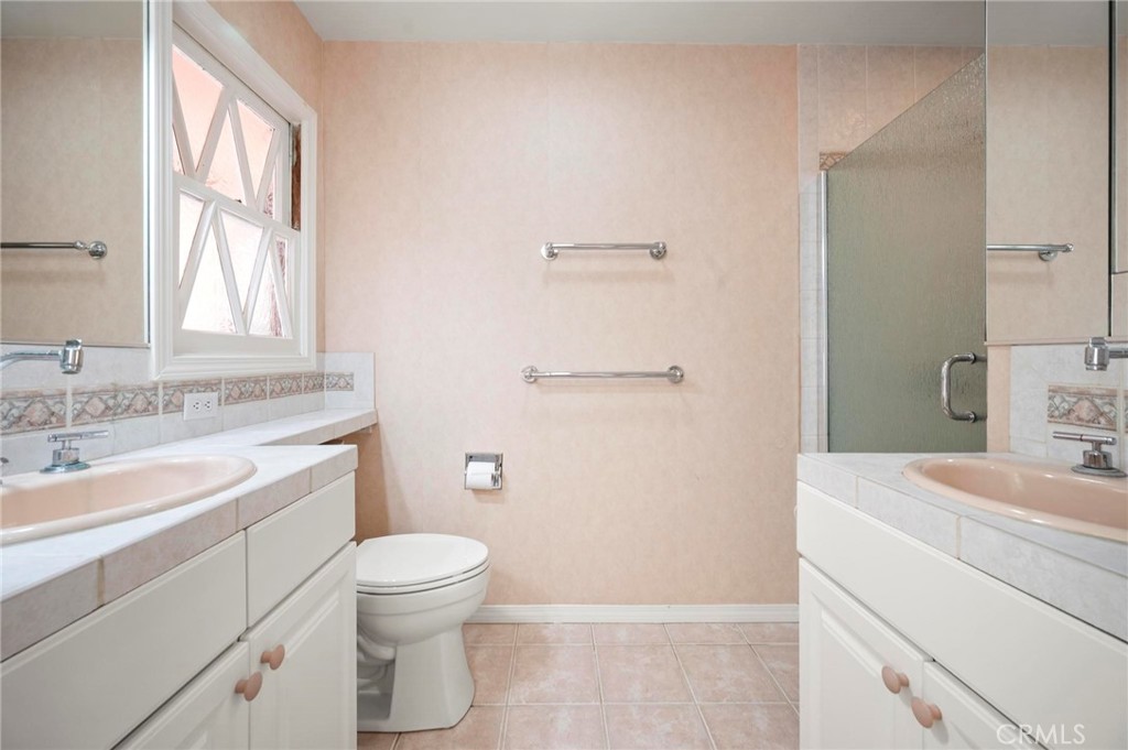 18543 Chatsworth Property Photo 20