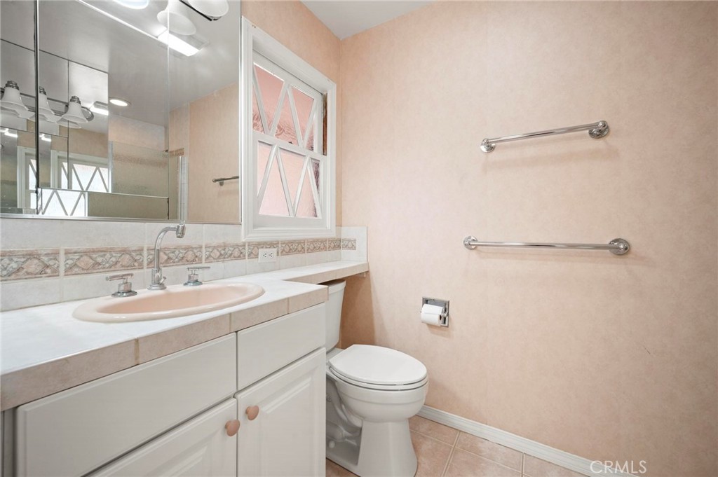 18543 Chatsworth Property Photo 21
