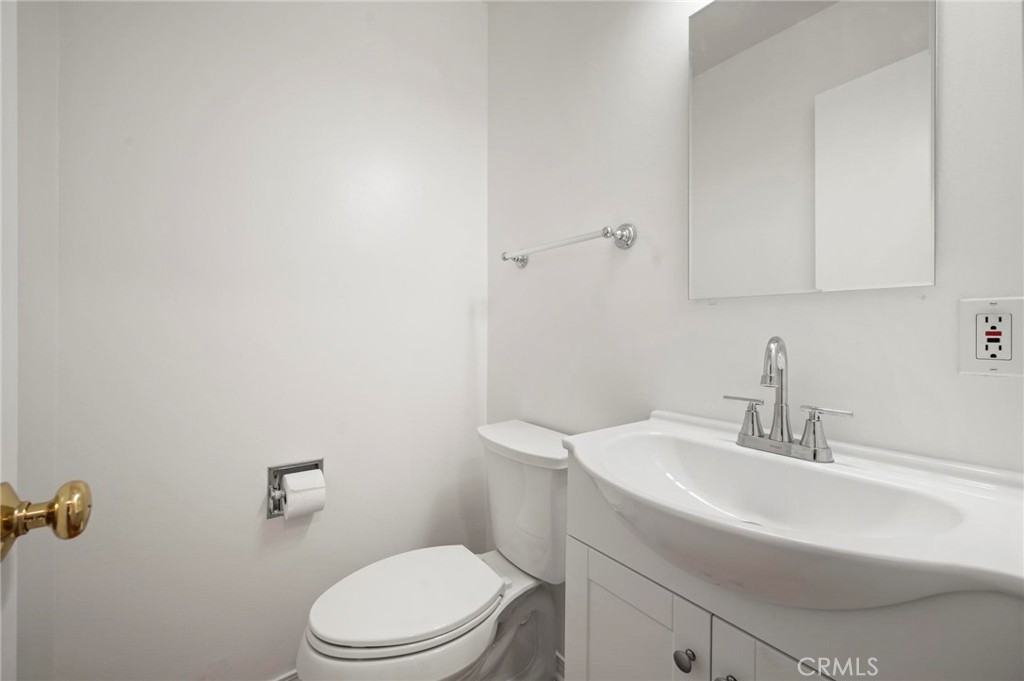 18543 Chatsworth Property Photo 23