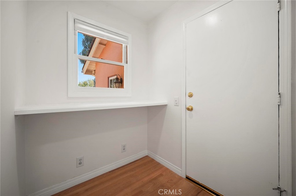 18543 Chatsworth Property Photo 31