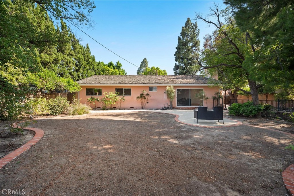 18543 Chatsworth Property Photo 33