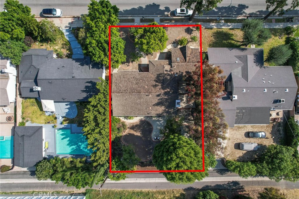 18543 Chatsworth Property Photo 38